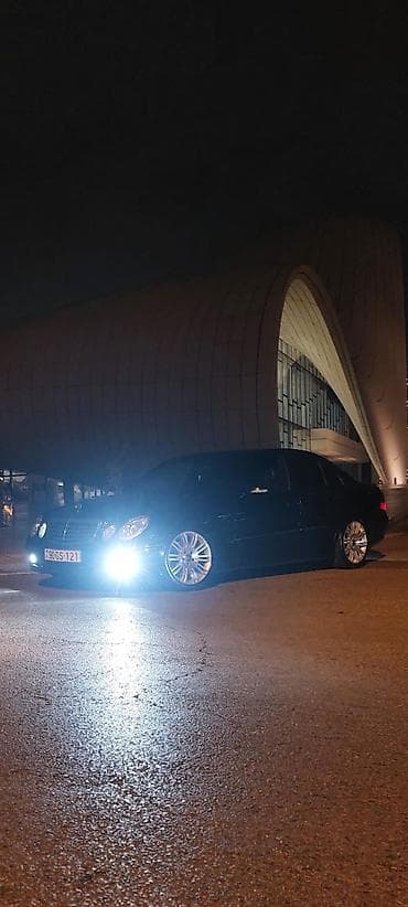 Mercedes-Benz E 280: 3 l | 2007 il Sedan — 4
