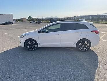 larzon disk: Hyundai i30 Wagon – ağ rəngli, universal kuzov. Əsas xüsusiyyətlər: - — 1