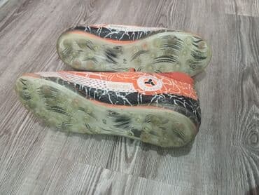 Dəbilqələr: Butslar Ölçü: 40, İşlənmiş — 2