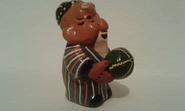 heykelcikler: Kolleksiya üçün özbək fiquru satılır. Hündürlüyü 6 santimetr — 3