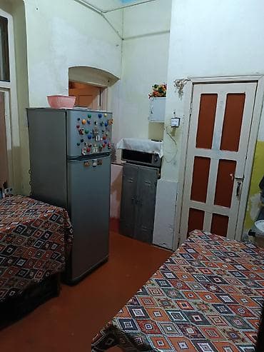 Kirayə mənzillər: 55 kv metr sahesi olan bina evinin 1ci mərtebəsi 2otaqlı ev.Heyetde — 2