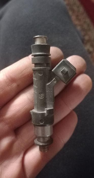 BOSCH 2107 ucun 1 eded var injektor farsunka orginal