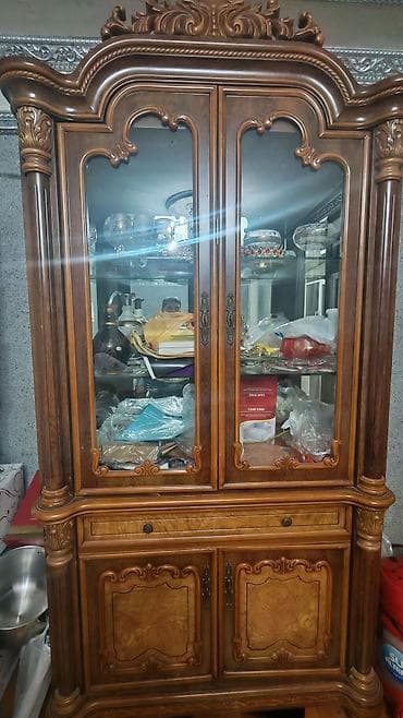 mebel: Klassik üslubda vitrin dəstı - Material: taxta karkas, şöhrətli əl — 1