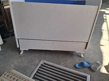 Beşiklər: Oğlan üçün, İşlənmiş, Dördbucaq, Beşik, Dəstsiz, Matras ilə, Yellənmə mexanizmsiz — 1