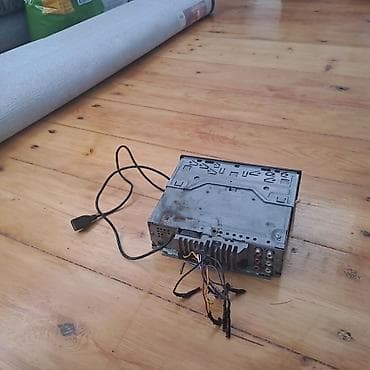 Pioneer DEH-1320B avtomobil maqnitofonu Xüsusiyyətlər: - 1-DIN korpus