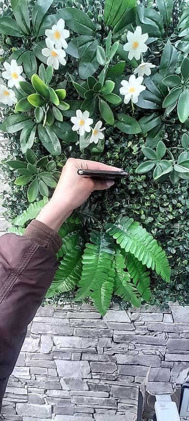 mi android box: IPhone X, 64 GB, Qara, Face ID — 5