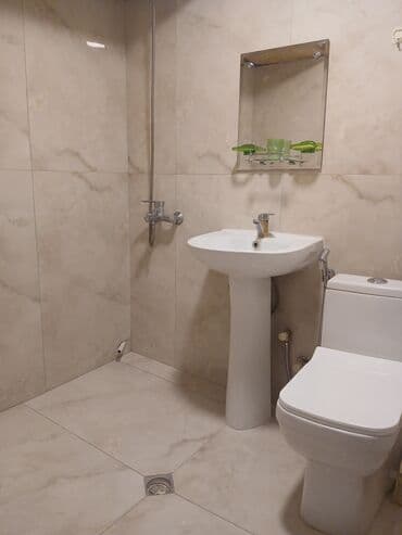 Bağ evləri: Mənzilin təsviri Binə qəsəbəsi 136 nömrəli tam orta məktəbin yanında — 3