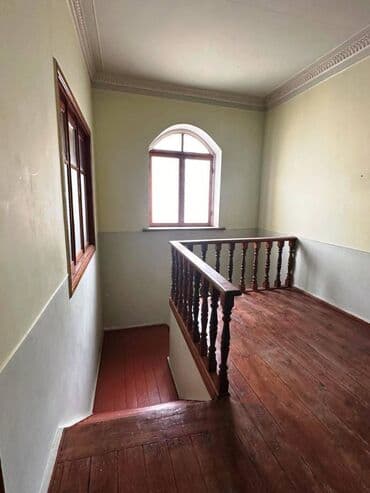 bakida satdiq evler: Bakıxanov qəs. 5 otaqlı, 200 kv. m, Orta təmir — 7