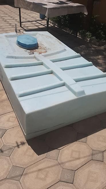dam: İşlənmiş 1 tonluq plastmas yastı kvadrat su çəni satılır .Ünvan — 3
