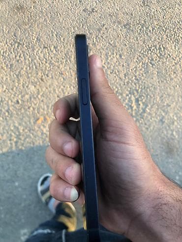 17 pro max mini: IPhone 12, 64 GB, Qara, Face ID — 5