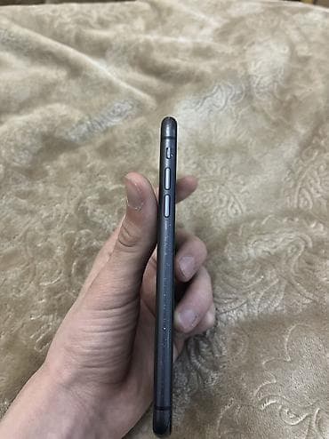 realme c 11: IPhone 11, 128 GB — 4