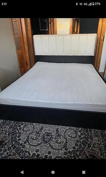 Двуспальная кровать