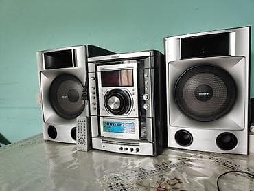Musiqi Mərkəzi "SONY" satılır. çox Güclü Bass Və Səs Effektinə