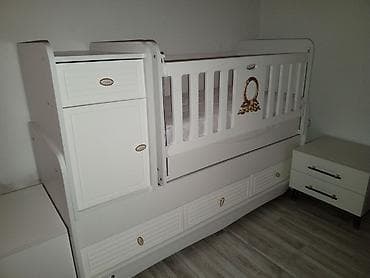 Oğlan və qız üçün, Beşik