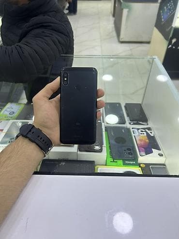 mobil telefonlar ucuz: Xiaomi Mi A2 Lite, 32 GB, rəng - Qara, 
 İki sim kartlı — 4