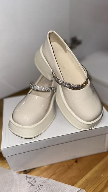 ayaqab: Qadın ayaqqabısı – krem rəngli, laklı Mary Jane stili - Forma — 3