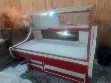 Soyuducu vitrini – ət, süd məhsulları, kulinariya və desertlərin satış