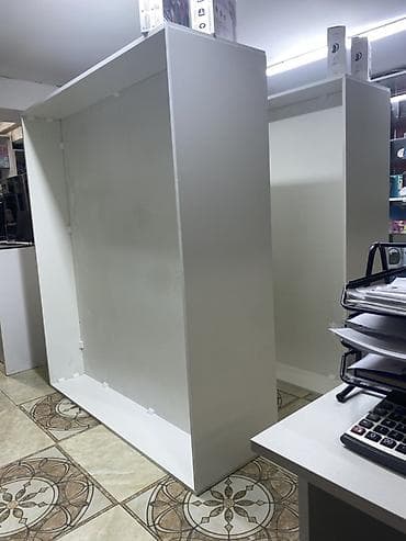 vitrin stend: Ağ rəngli mağaza vitrini/stand konstruksiyaları - Material — 1