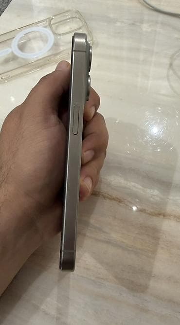 iphon 10: IPhone 15 Pro, 128 GB, Gümüşü, Face ID — 5