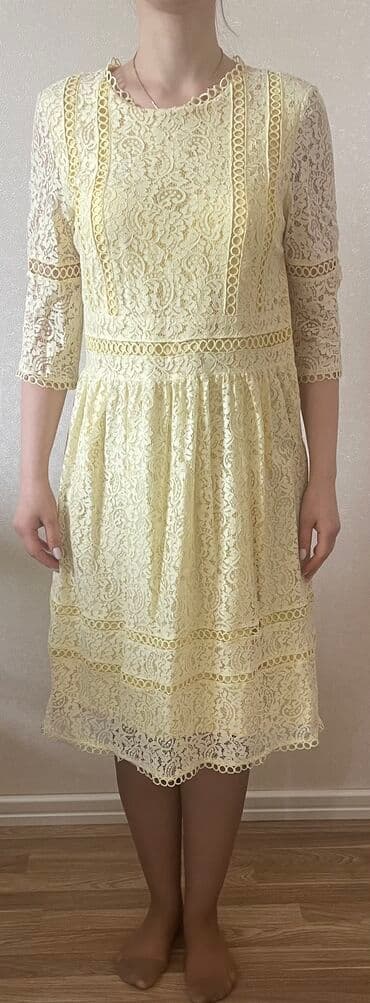 узбекское платье со штанами: Gözəl ziyafət donları, hər biri 15 manat. 38-40 ölçü — 8