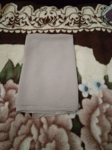 hicab mağazaları: Şərf/şal – açıq bej rəngdə, yüngül və axıcı parça. - Material: nazik — 1