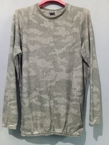 Kişi sviteri - Model: uzunqol, dairəvi yaxalı - Rəng/naxış: boz-yaşıl