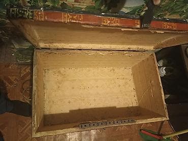 ev darvazalari: Əl işi boyalı taxta sandıq sandiq gorduuyunuz vezyetdedir. uzunlugu — 3