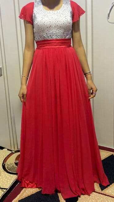 Qırmızı axşam/gecə geyimi - Model: Uzun, yerə qədər A-kəsimli don -