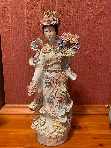 Sakura, Prunus cinsinden birkaç ağacın herhangi birinin çiçeğidir lalafo.az -da Sakura, Prunus cinsinden birkaç ağacın herhangi birinin çiçeğidir