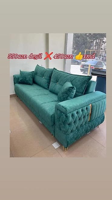divan restoran ucun: - Məhsul: 3 nəfərlik divan - Rəng/material: Zümrüd-yaşıl, yumşaq — 1
