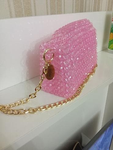 Şəffaf çəhrayı boncuklardan hazırlanmış əl çantası - Material