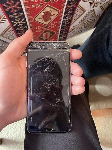 iphone xe: IPhone 6s, Space Gray, Qırıq — 2
