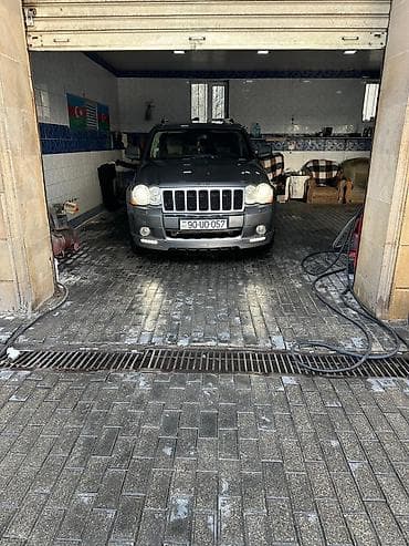 pirus 20 kuza: Jeep Grand Cherokee: 3 l | 2010 il 307000 km Ofrouder/SUV — 5