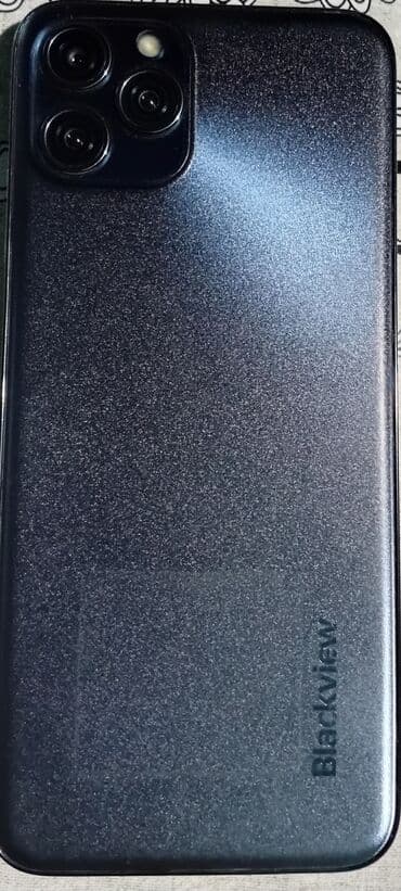 telefon a13: Blackview smartfon Xüsusiyyətlər: - Arxa tərəfdə Blackview loqolu — 1