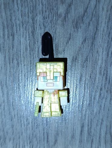 qizi: Minecraft temalı asqı fiqur - Dizayn: Piksel üslublu, qızılı/zər rəng — 1