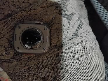 Apple Watch Ultra, model A297 (ekranda göstərilir). Kvadrat korpus — 5