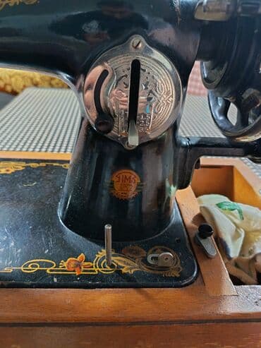 ручная швейна машина: Antik tikiş maşını – mexaniki, stolüstü model - Korpus: döküm metal — 6