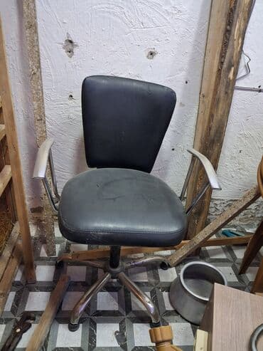 Tibbi çarpayılar: Salon mebeli hamsi birlikde 100manat — 2