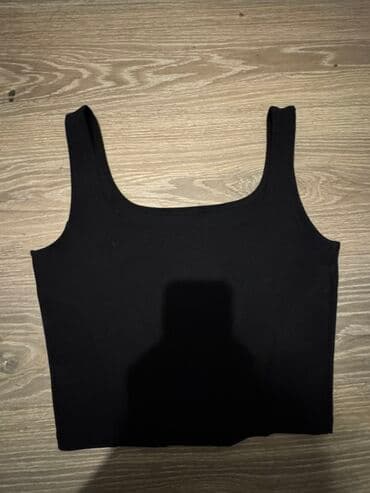 Qara rəngli qadın topu - Model: kvadratvari açıq yaxalı, qalın askılı