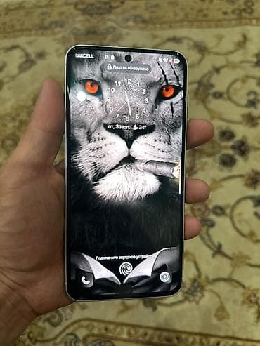 teıefon: Smartfon – tam ekranlı dizayn, mərkəzi “punch‑hole” ön kamera kəsiyi - — 6