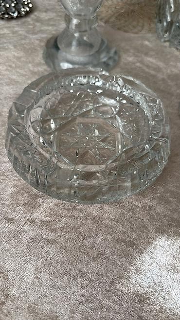 Güzgülər: Qədimi Kəsimli xrustal dekorativ külqabı. - Material: qalın, şəffaf — 1