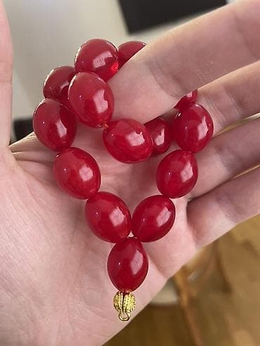 kəhraba nədir: Sıxma Kəhrəba .Tərkibi fenol formal dehidden hazırlanıb.Qoxuludur — 1