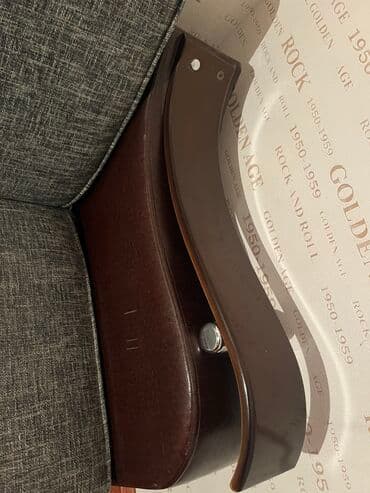 metbex kunc divanlari qiymetleri: 1 divan, 2 kreslo. Divanın ortası biraz çöküb. Kənarları da dəri — 3