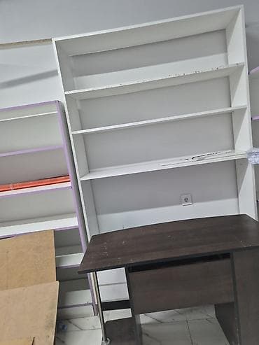 Mağaza üçün vitrin və rəf avadanlıqları komplekti. Komplektə — 5