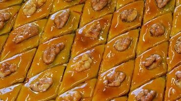 kişmişli bulka: Şirniyyat sifarişi qəbul olunur. Qiymət say və ölçü razılaşma ilədir — 10