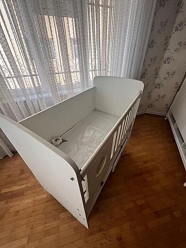 Oğlan və qız üçün, Dördbucaq, Beşik, Dəstsiz, Matras ilə, Yellənmə mexanizmsiz — 5