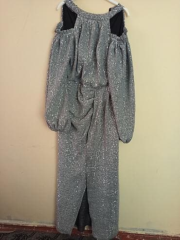 42 razmer 44 dede geder Gümüşü rəngli, payetlərlə tam örtülü uzun