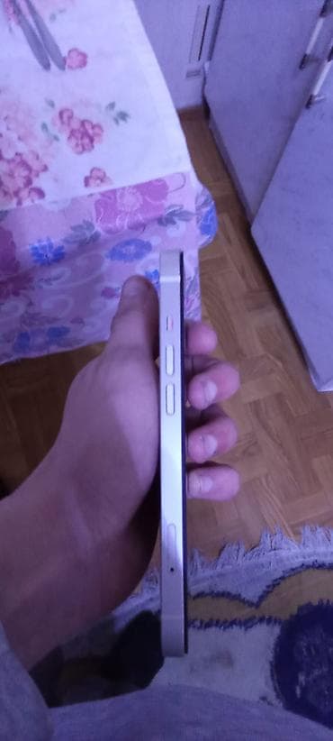 iphone aux: IPhone 13, 128 GB — 1