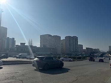 babək: Obyekt babək prospekində Medikal plaza ilə üzbəüz şəhərə gedən yolun — 3