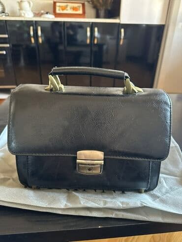 səyahət çantası: Əl çantası — 1